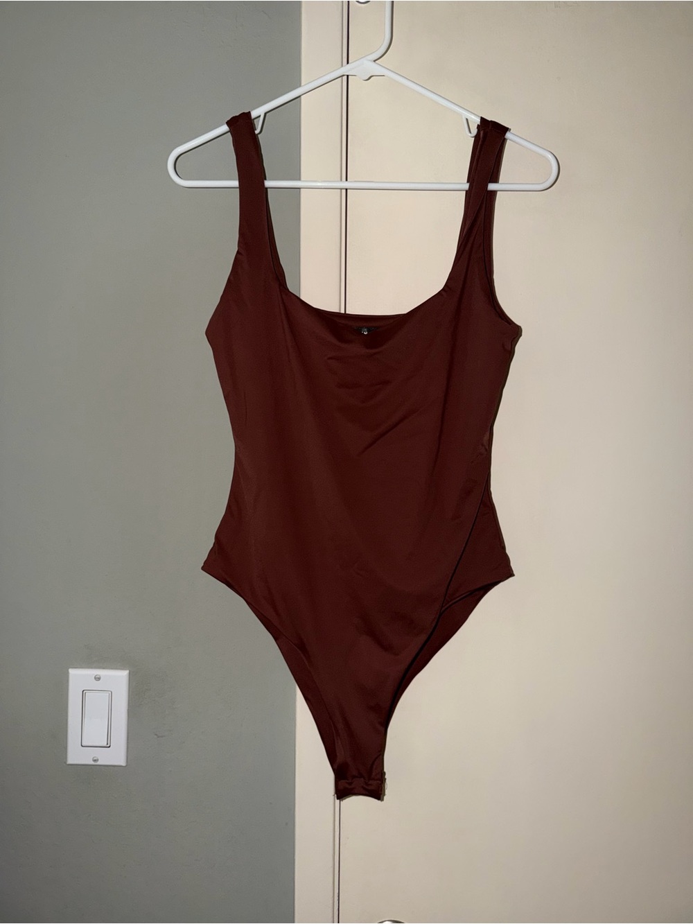 SHEIN Brown Scoop Neck Bodysuit